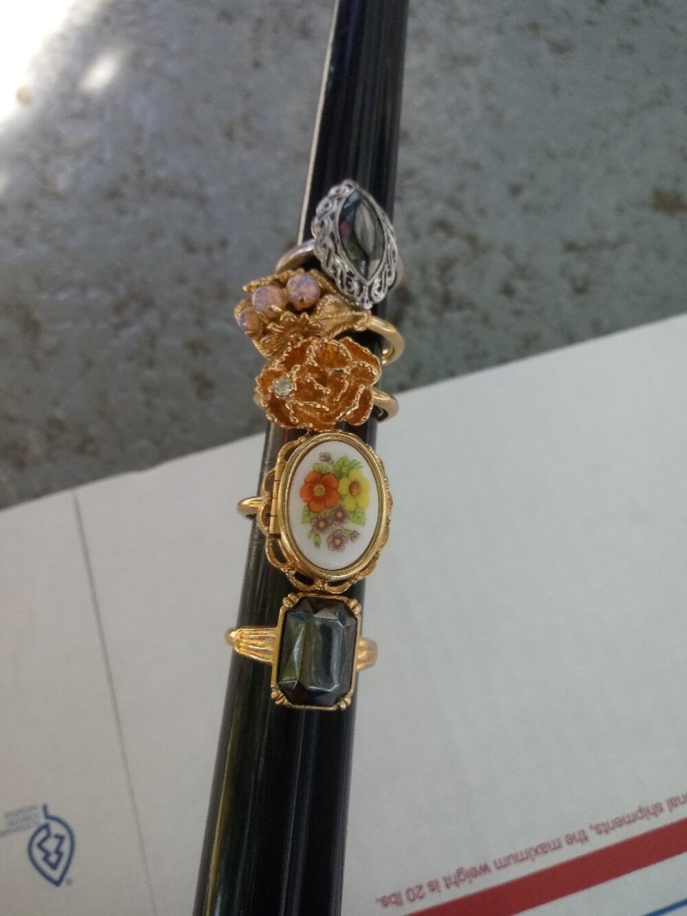 Lot of 5 Vintage Avon Rings